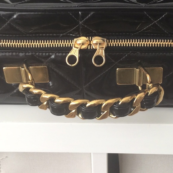 CHANEL Vintage Quilted Patent Leather Large Lunch Box Bag !Rare! - Picture 3 of 17